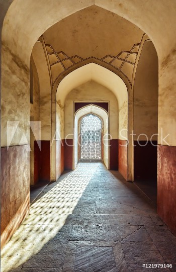 Image de DELHIINDIA-DECEMBER 142015 Doorway Tomb of Humayun mausoleum in the garden of Char Bagh